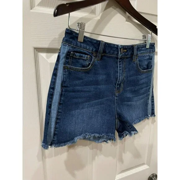Cabi Womens Distressed Denim Shorts Size 4 Frayed Hem Two-Tone Blue Cotton Blend - Picture 5 of 5